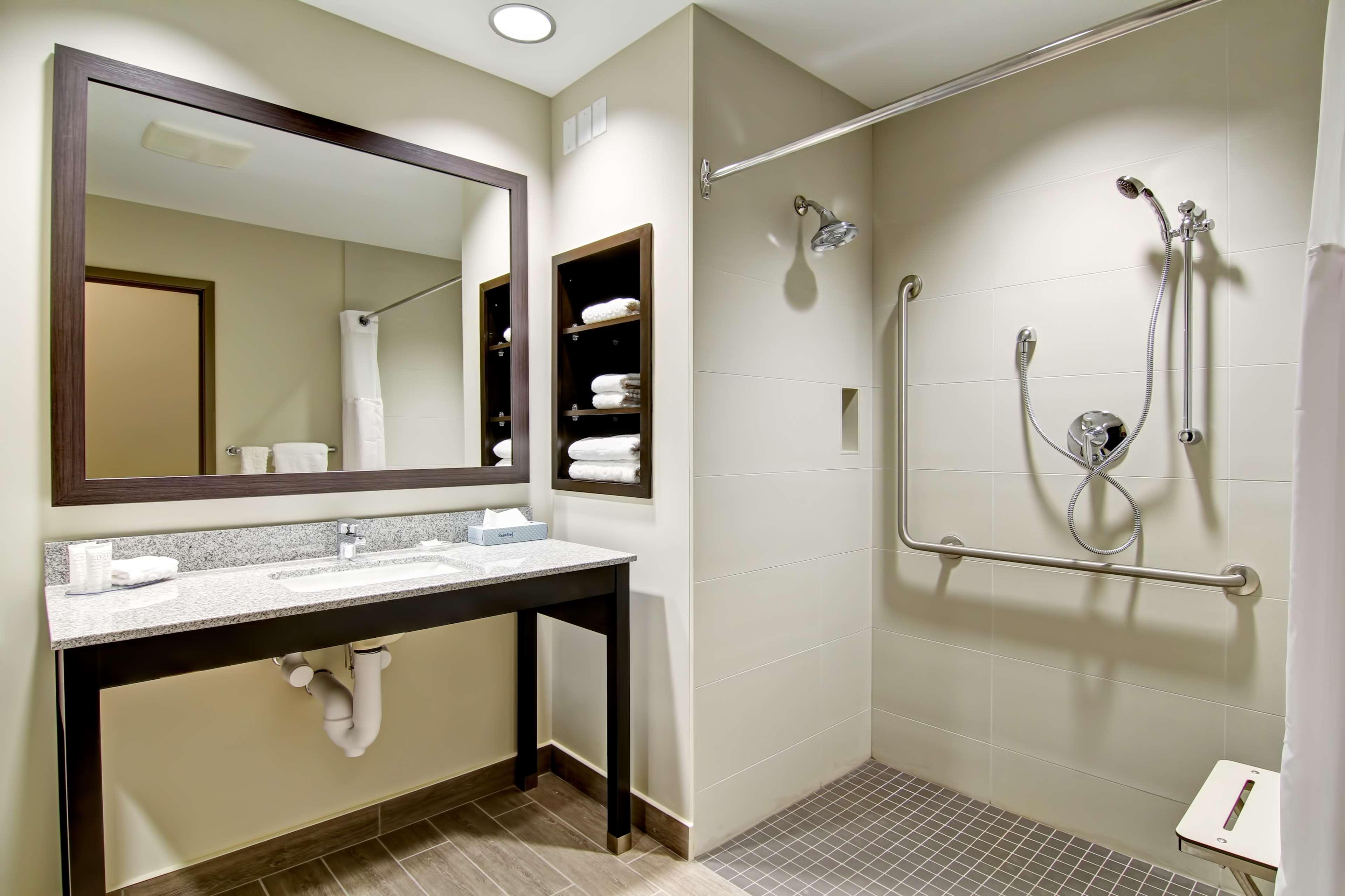 Best Western London Airport Inn & Suites Extérieur photo