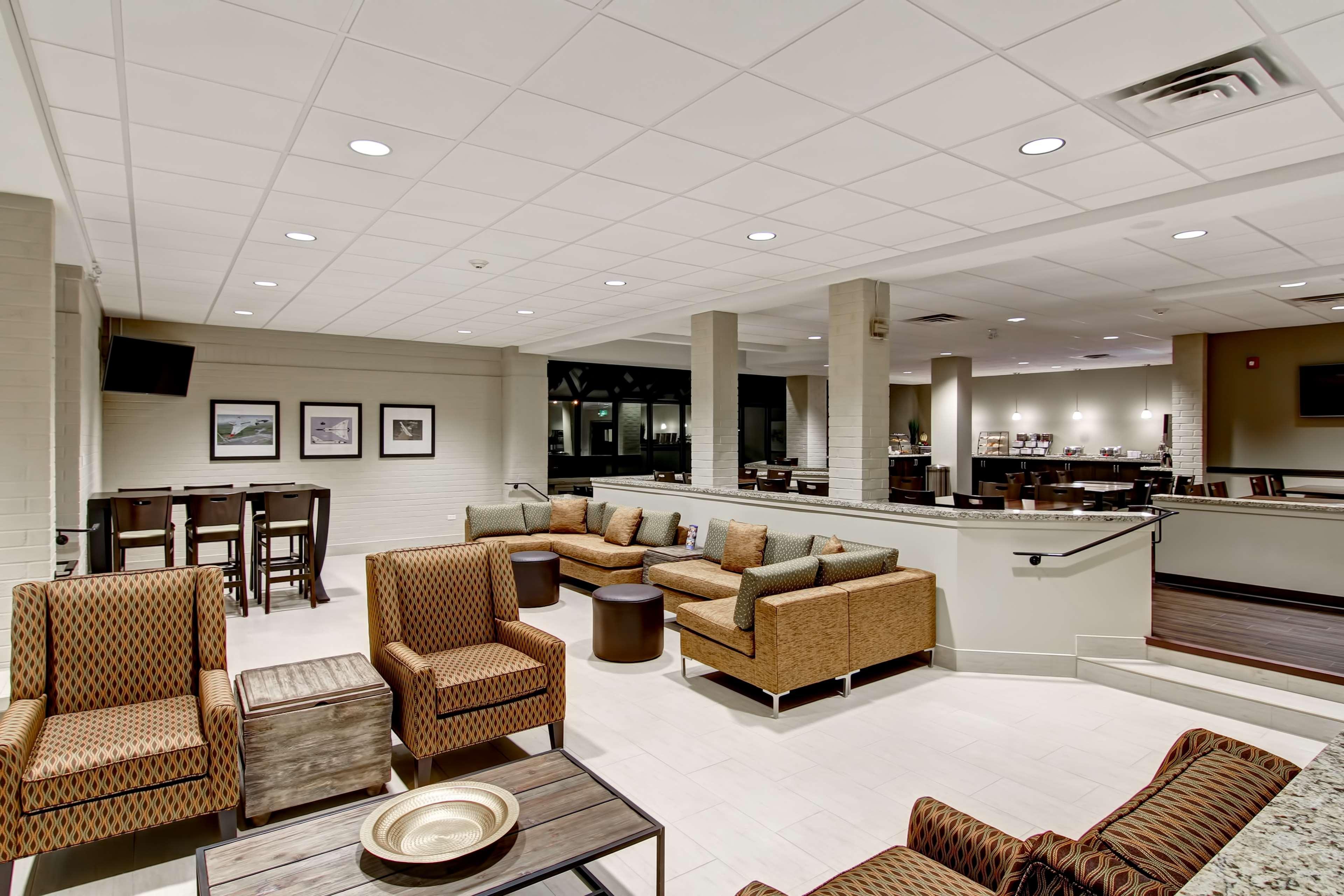 Best Western London Airport Inn & Suites Extérieur photo