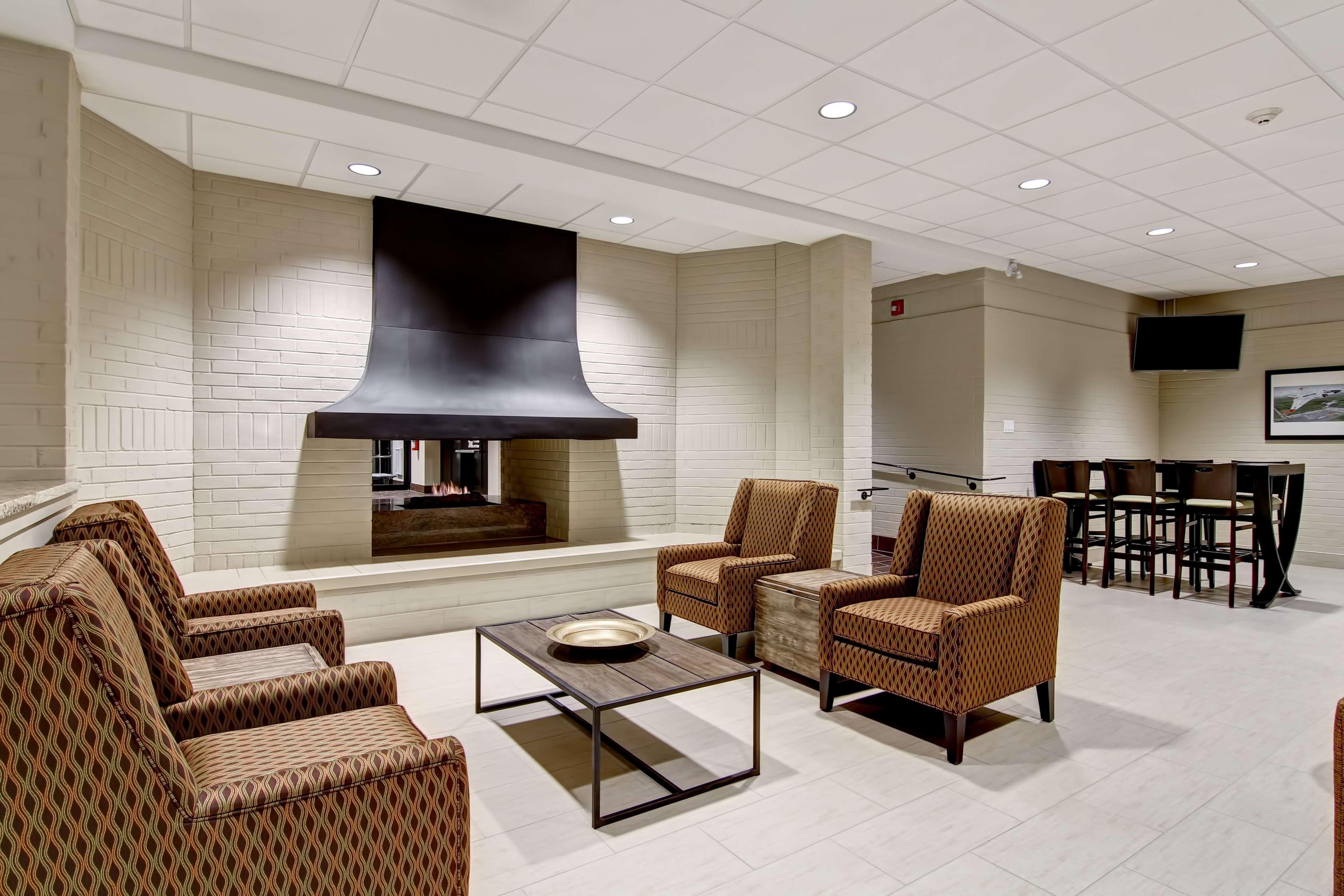 Best Western London Airport Inn & Suites Extérieur photo