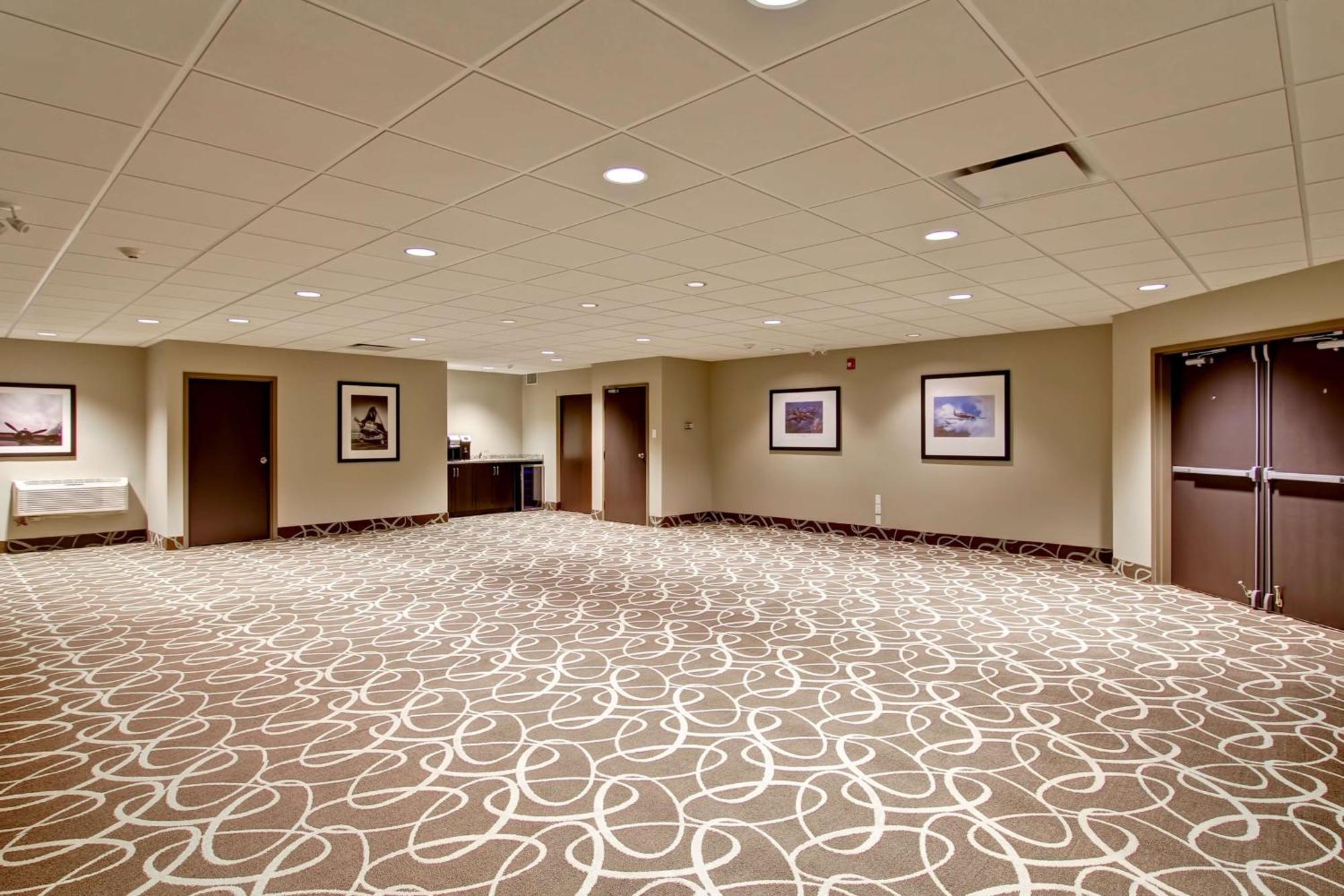 Best Western London Airport Inn & Suites Extérieur photo