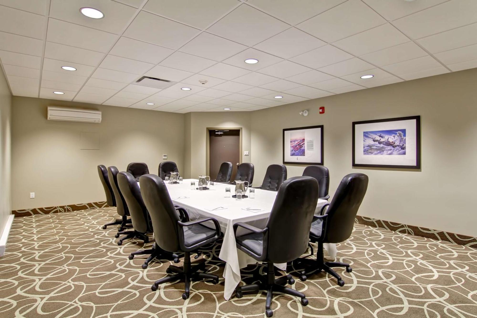 Best Western London Airport Inn & Suites Extérieur photo