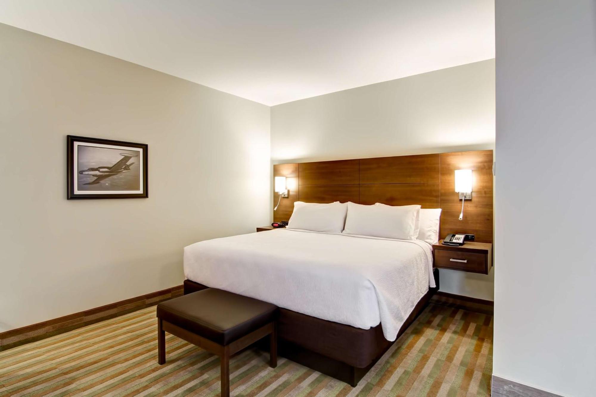 Best Western London Airport Inn & Suites Extérieur photo