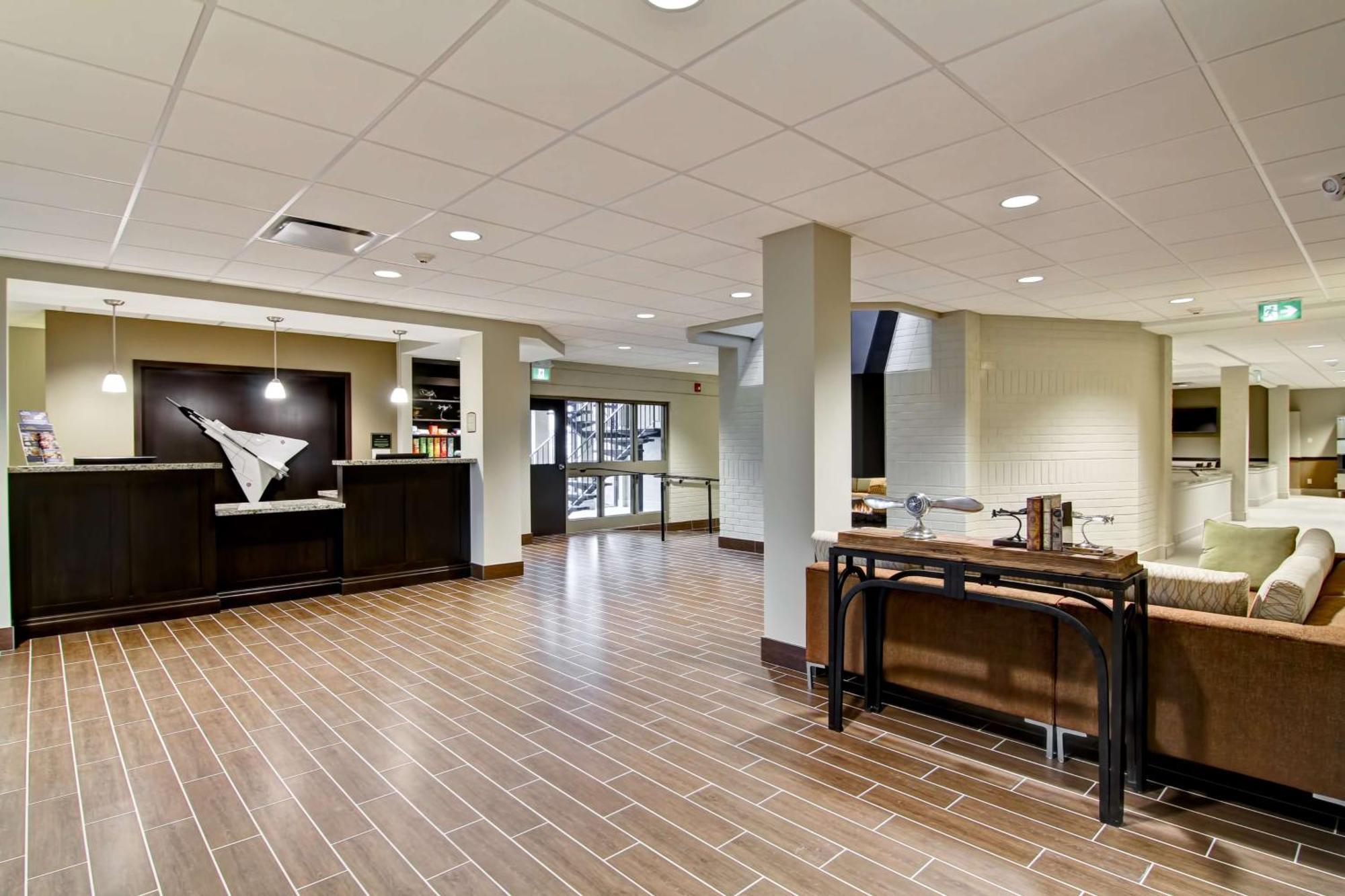 Best Western London Airport Inn & Suites Extérieur photo