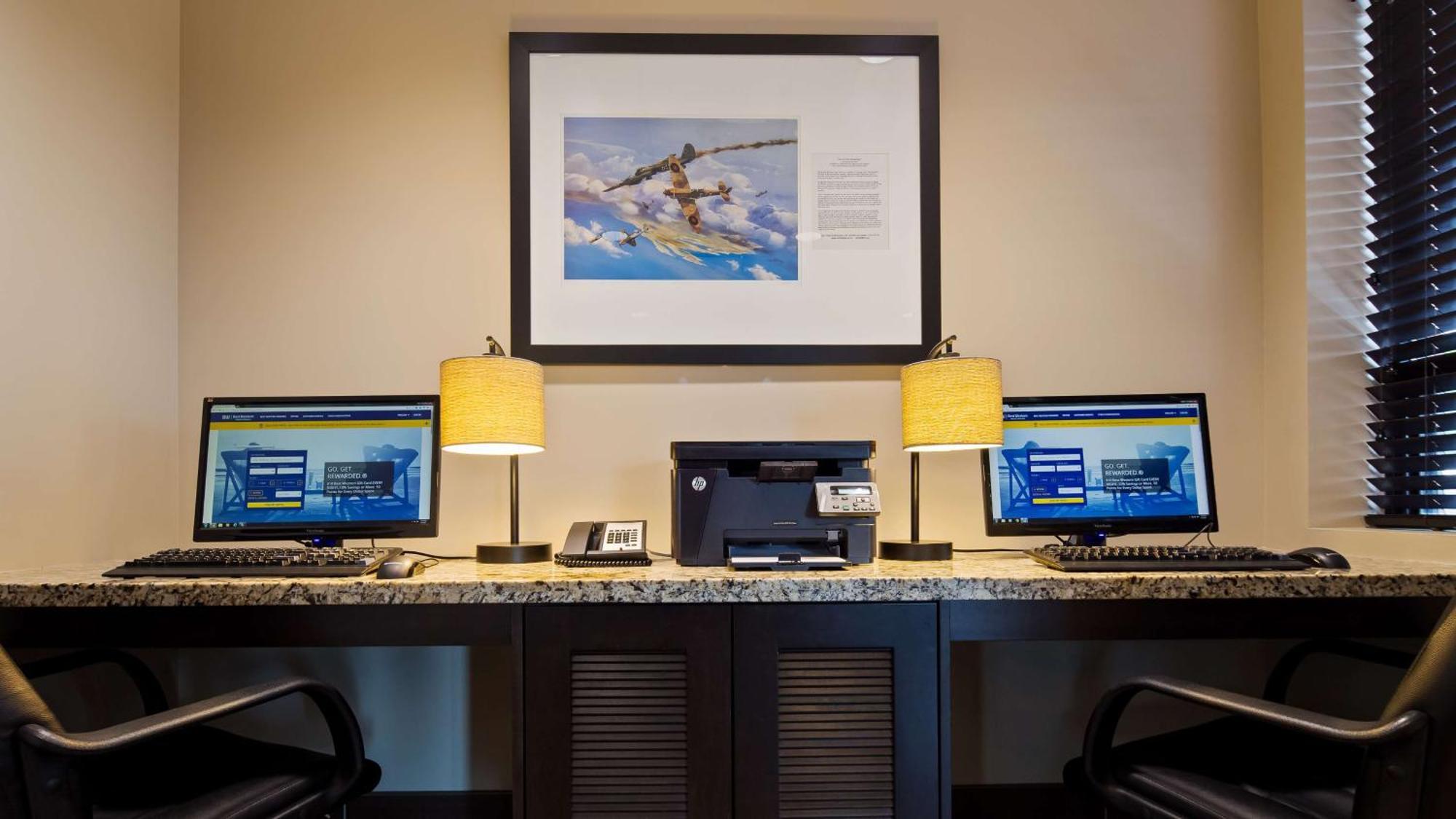 Best Western London Airport Inn & Suites Extérieur photo
