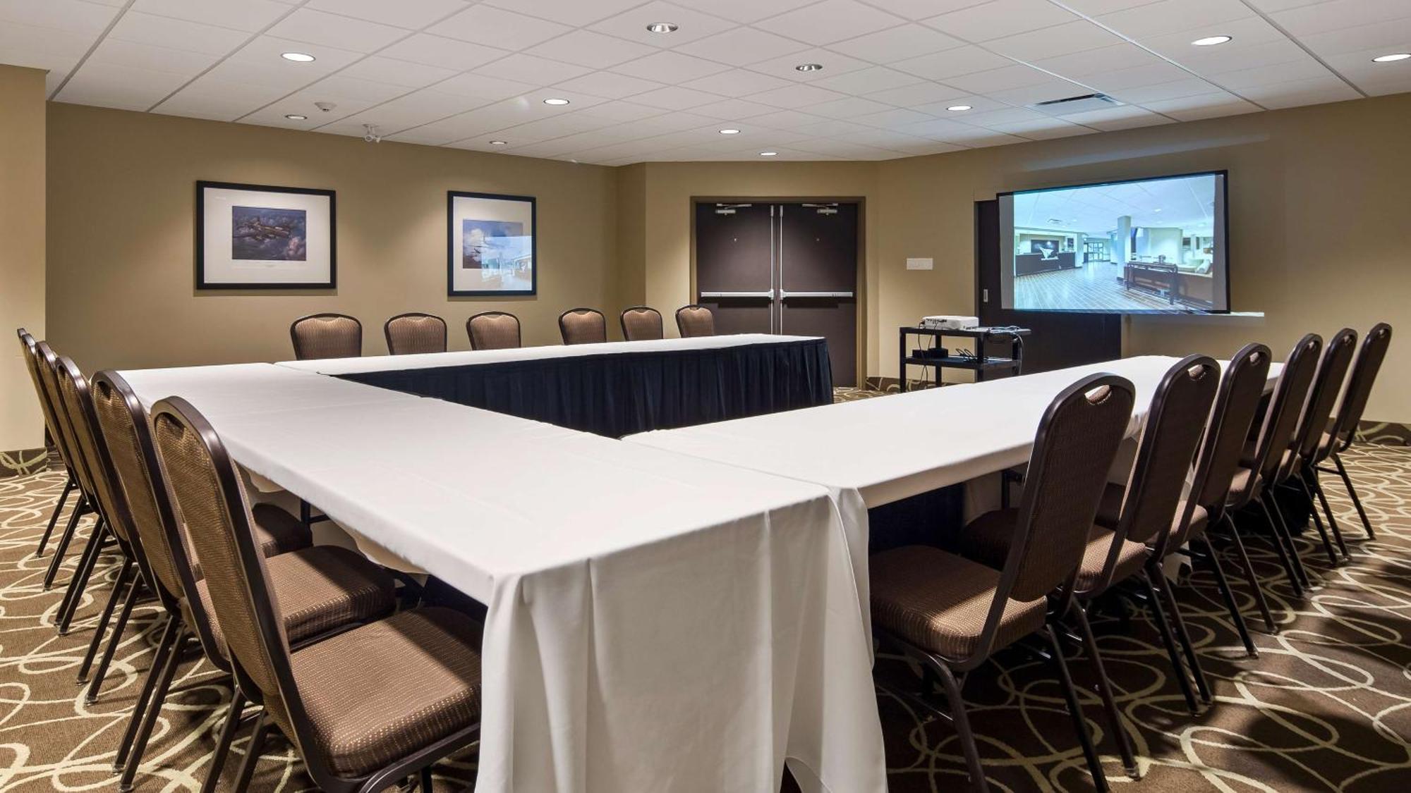 Best Western London Airport Inn & Suites Extérieur photo