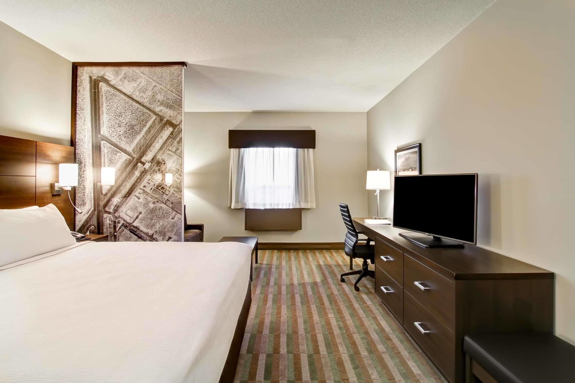 Best Western London Airport Inn & Suites Extérieur photo